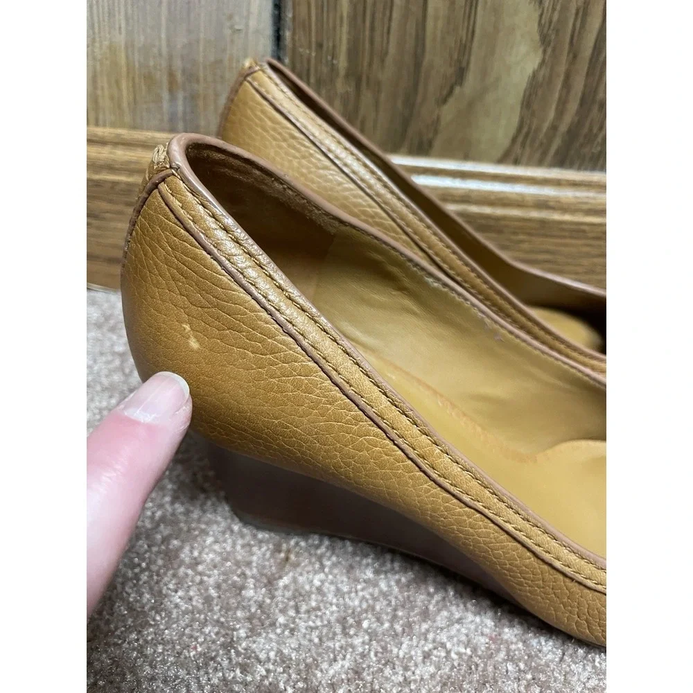Tory Burch Women's Leather Open Toed Wedged heel Camel Gold‎ TB Logo Size 6.5
